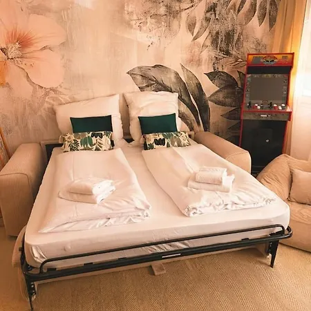 Cozy Mit Terrasse I Arcade I 75 Tv Διαμέρισμα